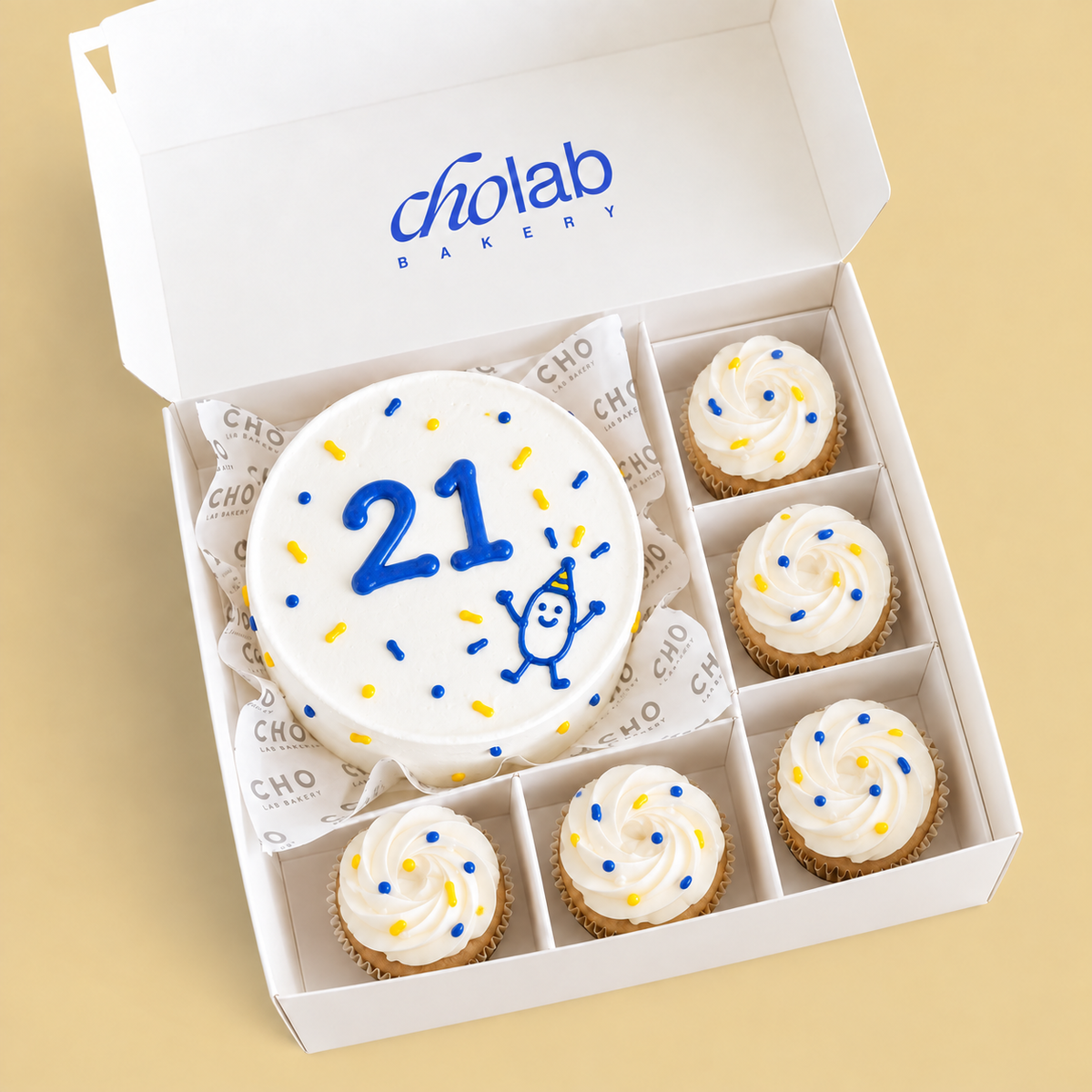 Twenty One — Mini Cake with Five Cupcakes