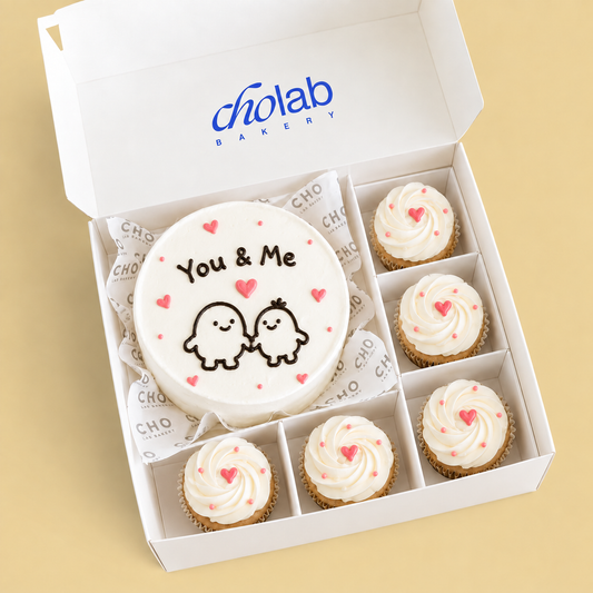 You & Me — Mini Cake with Five Cupcakes