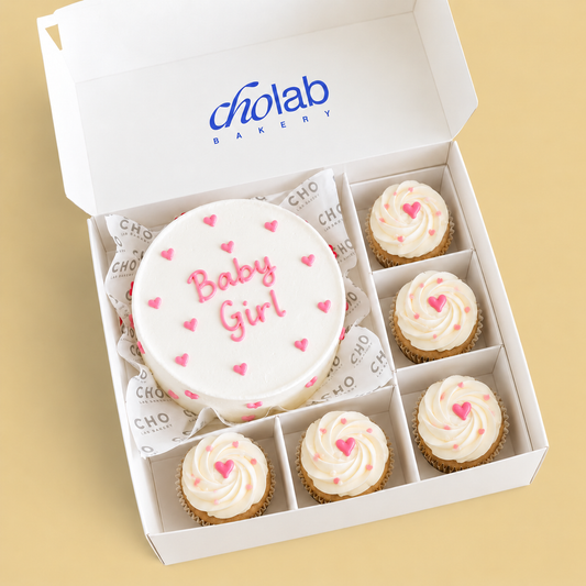 Baby Girl — Mini Cake with Five Cupcakes