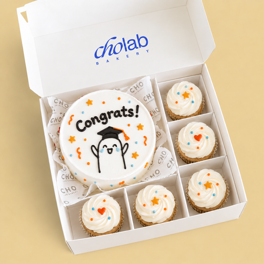 Congrats! — Mini Cake with Five Cupcakes
