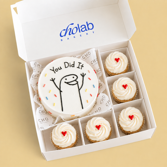 You Did It — Mini Cake with Five Cupcakes